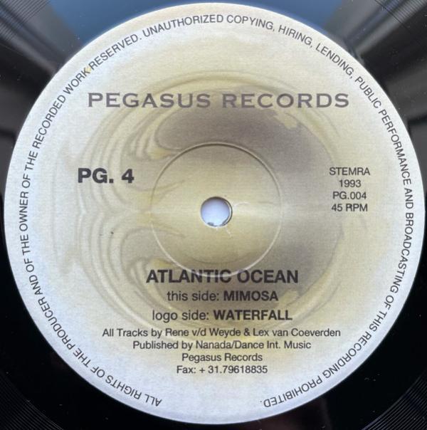 Atlantic Ocean - Waterfall
